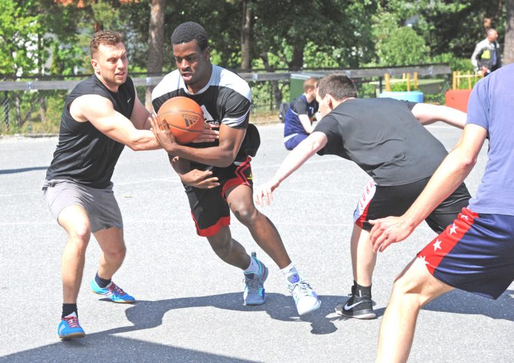 Full fart under basketkurven